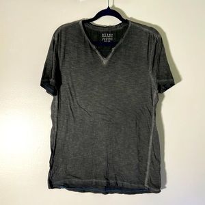 Guess medium V-neck t-shirt